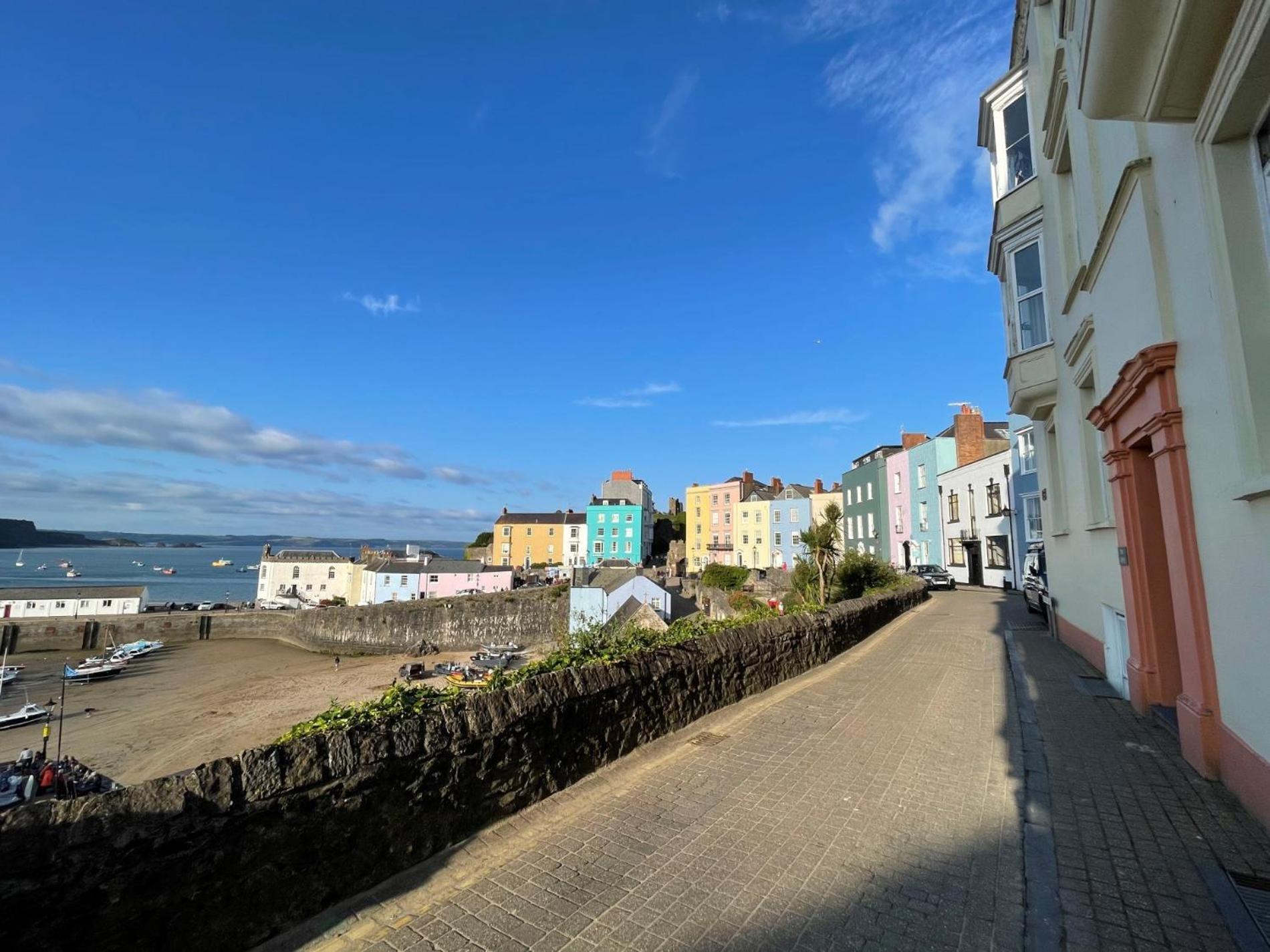 2 Bed In Tenby 82979 エクステリア 写真