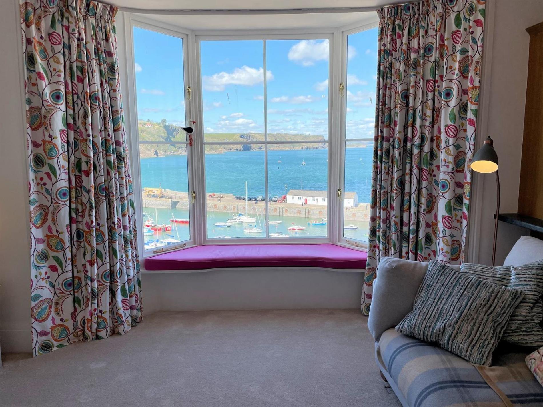 2 Bed In Tenby 82979 エクステリア 写真